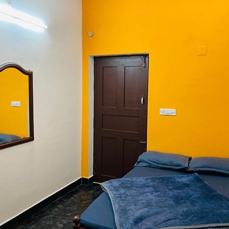 Swarna Tourist Home Munnar Zewnętrze zdjęcie