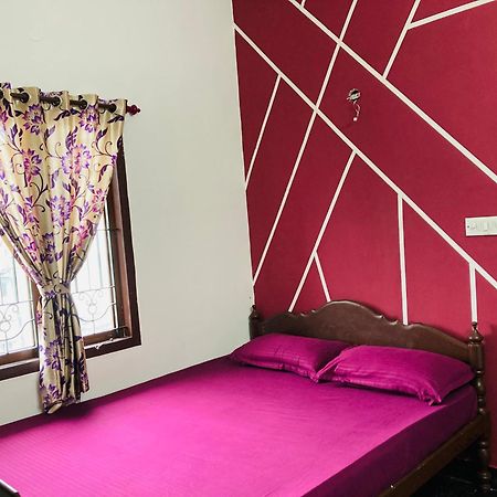Swarna Tourist Home Munnar Zewnętrze zdjęcie